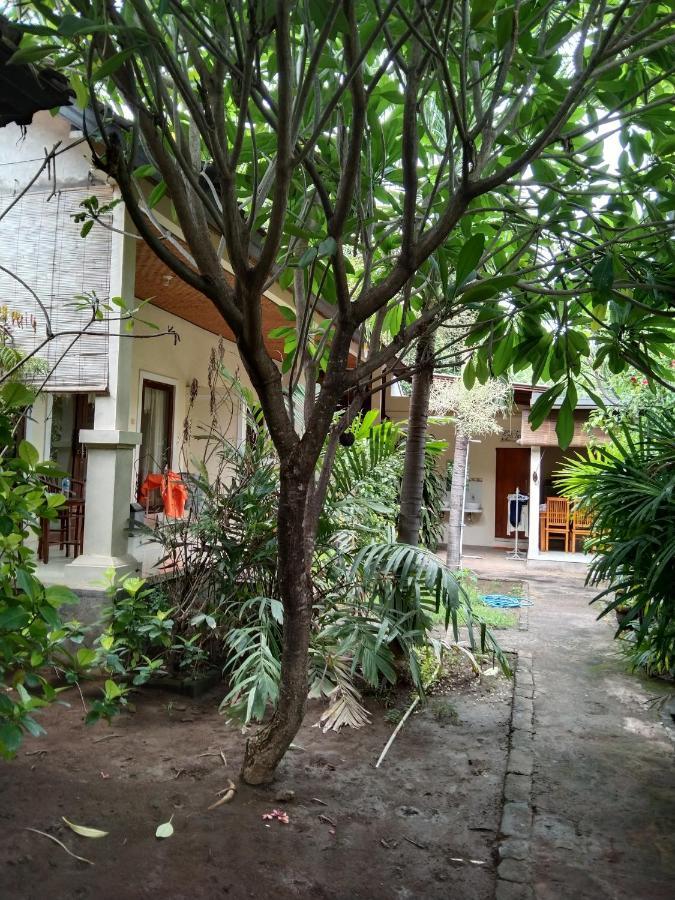 Pondok Aldi Hostel Амед Экстерьер фото