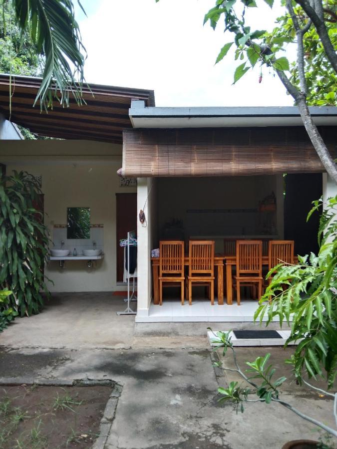Pondok Aldi Hostel Амед Экстерьер фото