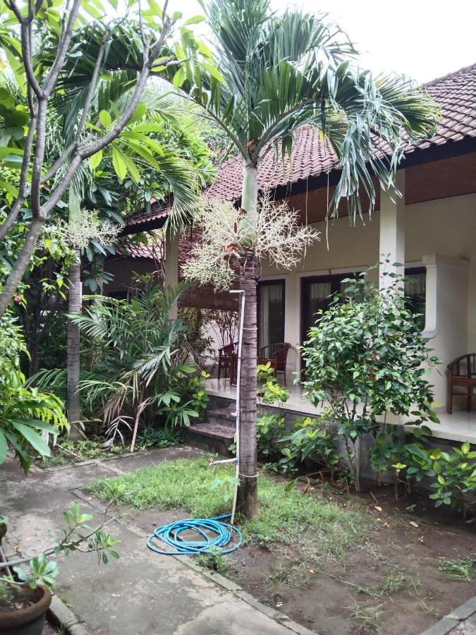 Pondok Aldi Hostel Амед Экстерьер фото
