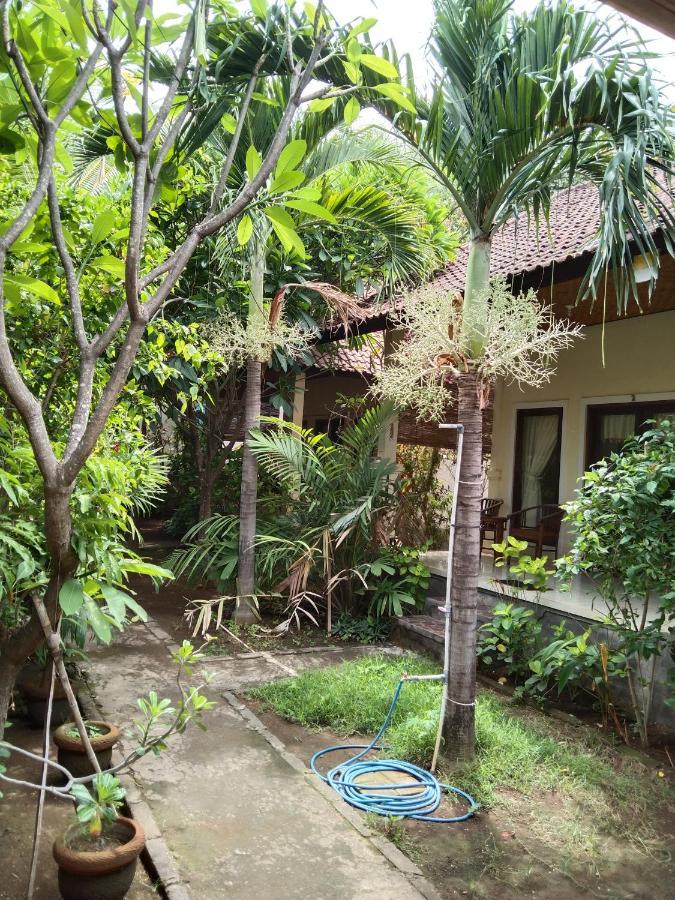 Pondok Aldi Hostel Амед Экстерьер фото