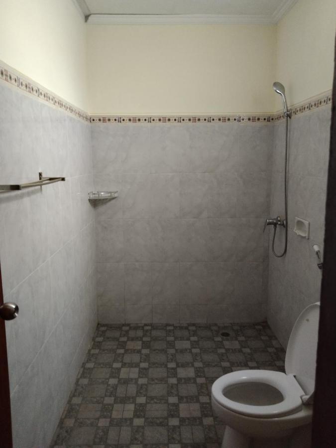 Pondok Aldi Hostel Амед Экстерьер фото