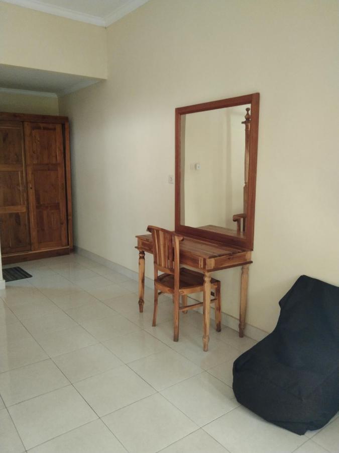Pondok Aldi Hostel Амед Экстерьер фото