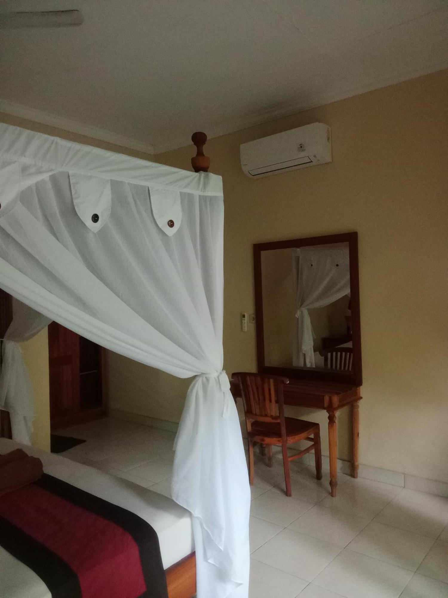 Pondok Aldi Hostel Амед Экстерьер фото