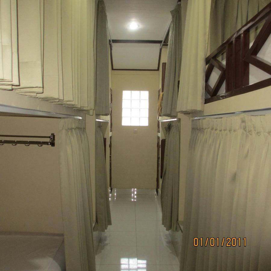 Pondok Aldi Hostel Амед Экстерьер фото