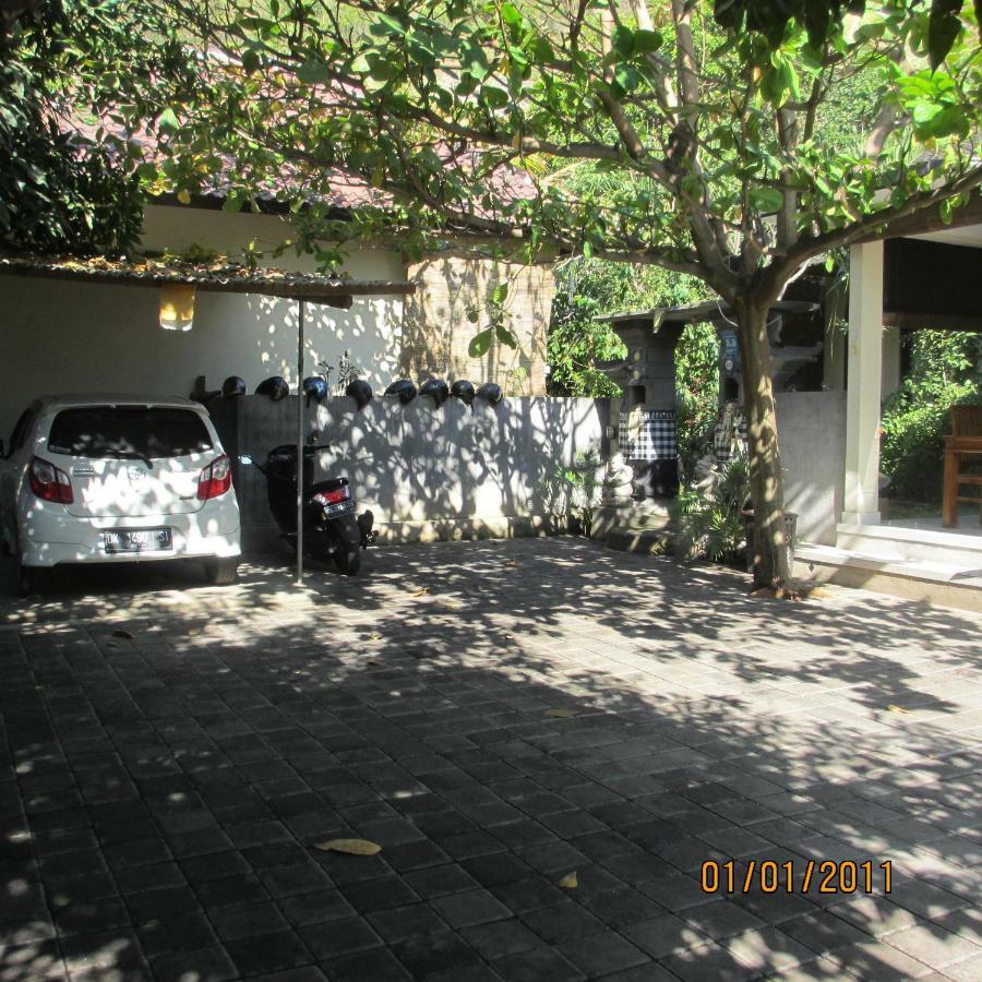 Pondok Aldi Hostel Амед Экстерьер фото