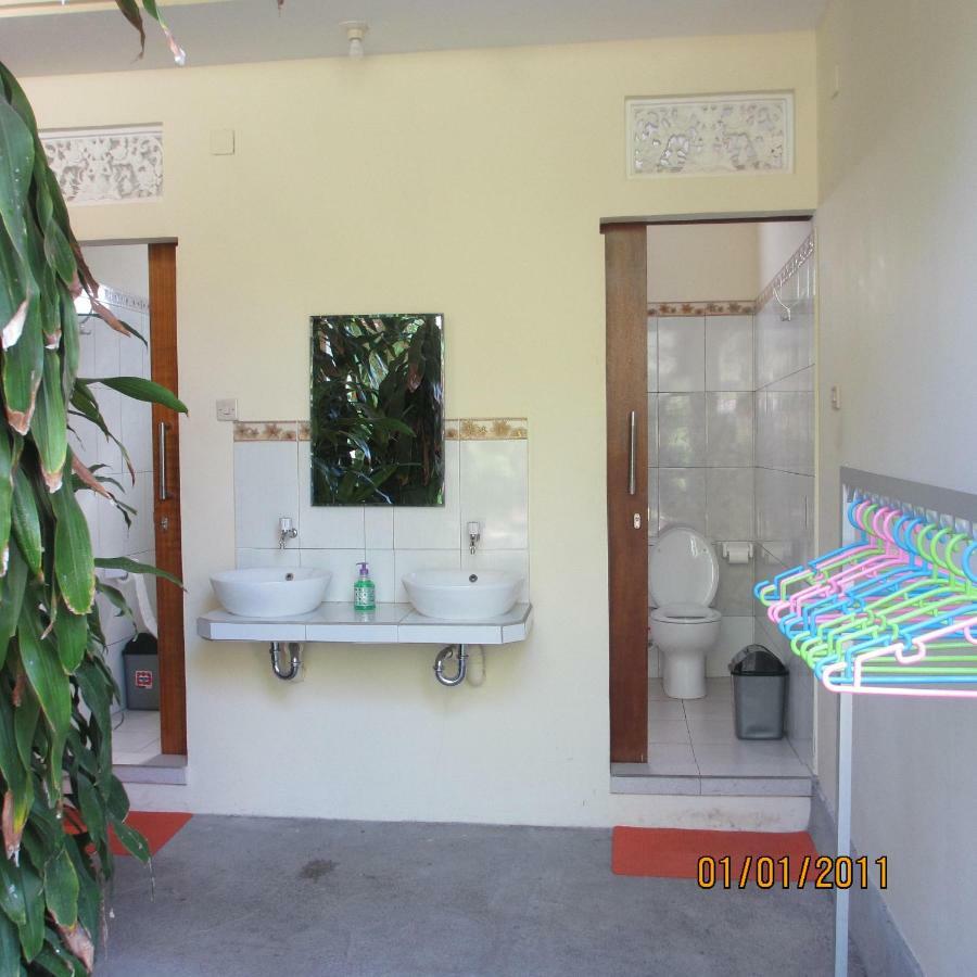 Pondok Aldi Hostel Амед Экстерьер фото