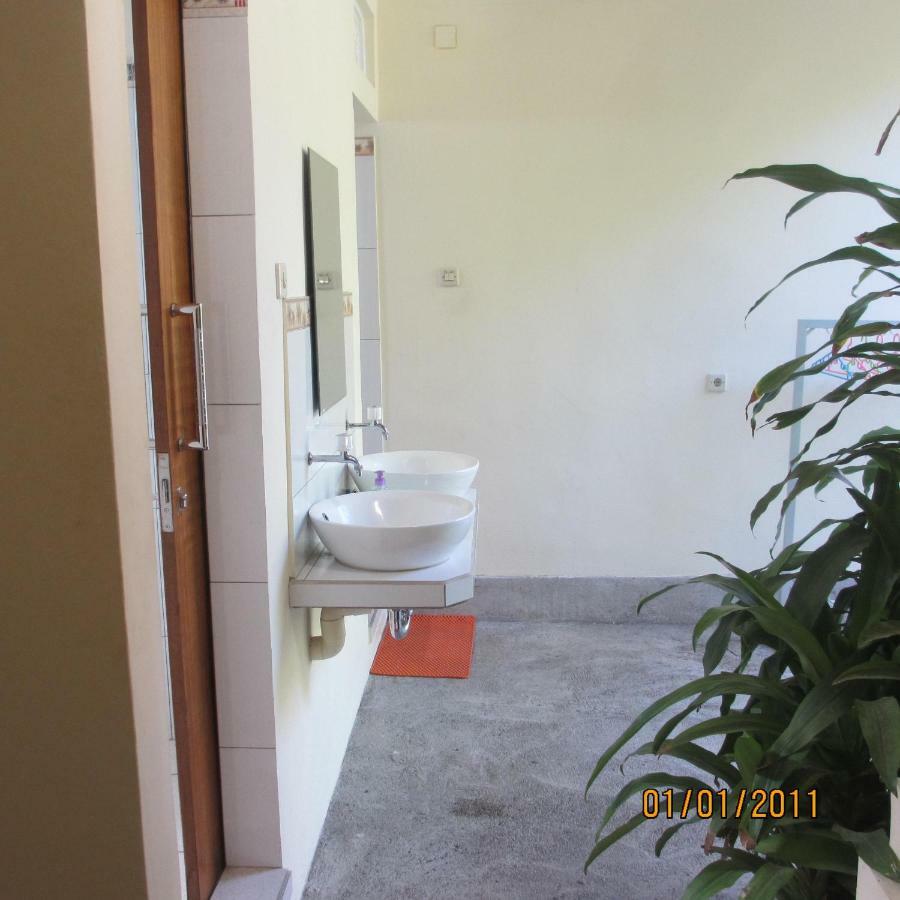 Pondok Aldi Hostel Амед Экстерьер фото