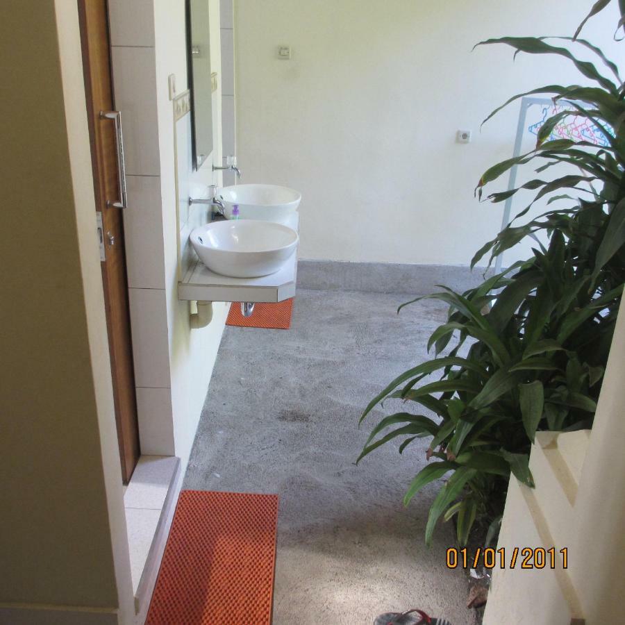 Pondok Aldi Hostel Амед Экстерьер фото