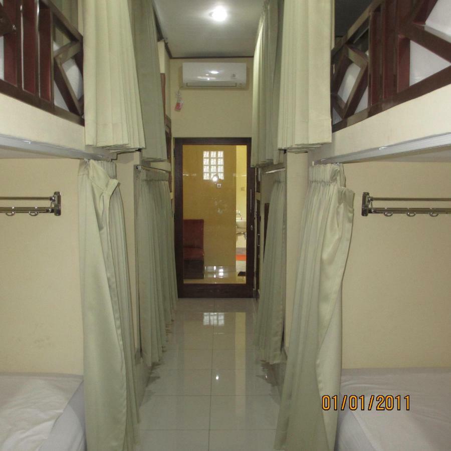 Pondok Aldi Hostel Амед Экстерьер фото